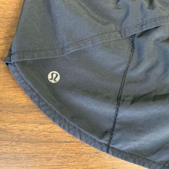 Lululemon black shortie shorts black size 6 - Picture 2 of 6